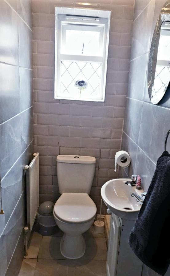 Apartment With Private Hot Tub, Sauna, Ice Bath, Gym Rainham  Eksteriør bilde